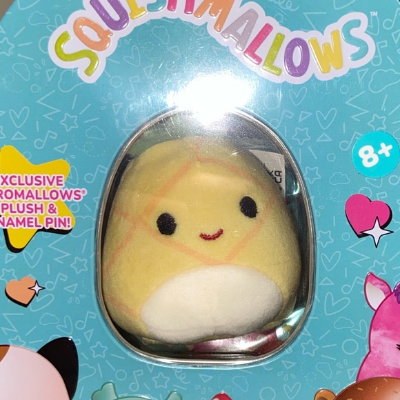 Squishmallows Official Kellytoy Collector's Tin Pineapple Trading Card - Picture 2 of 5
